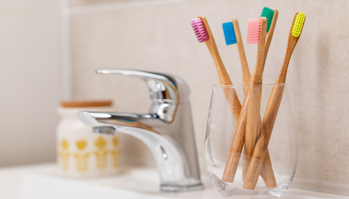 Artículo: ¿Cómo limpiar y desinfectar el cepillo de dientes?